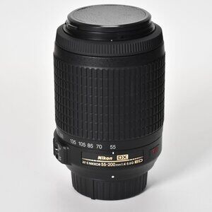 Nikon AF-S DX NIKKOR 55-200mm f/4-5.6G ED VR Zoom Lens Mint